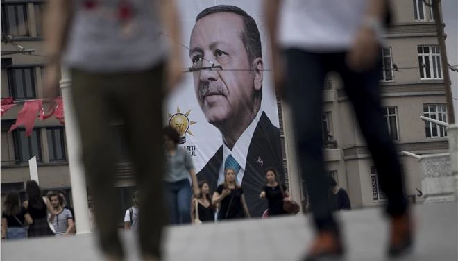 To απόλυτο χάος! – Μαζικές απολύσεις δημοσίων υπαλλήλων στην Τουρκία